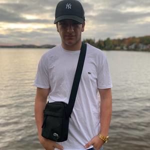 Meet your Posher, Jonathan